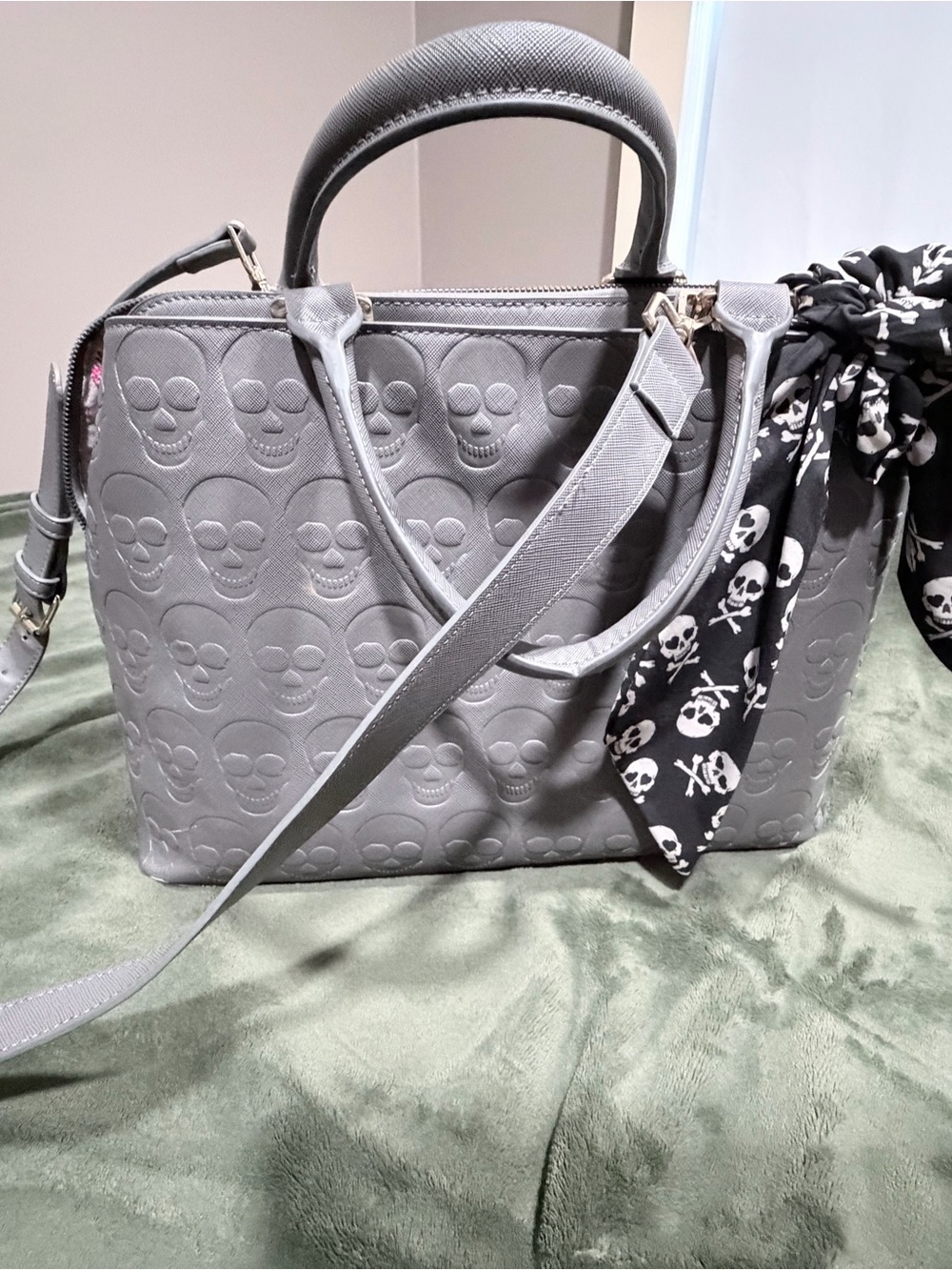 Betsey Johnson Gray Skull-Embossed Laptop Tote - Picture 2 of 9